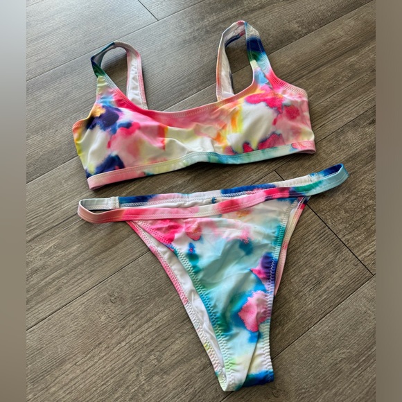 LAST PRICE🍒🤍 AMAZON tye dye swimming set 🩷 - Picture 7 of 9